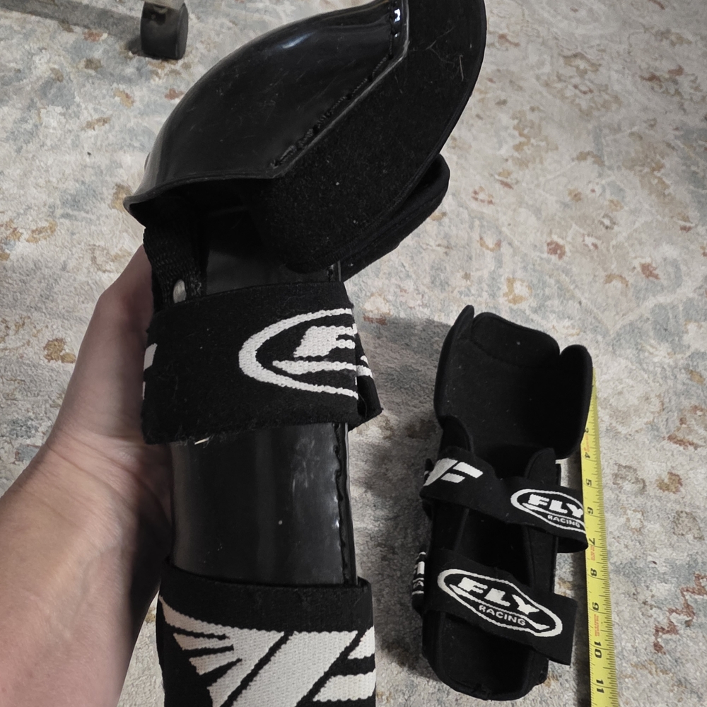 Fly Racing Youth Knee Guards - Picture 3 of 3
